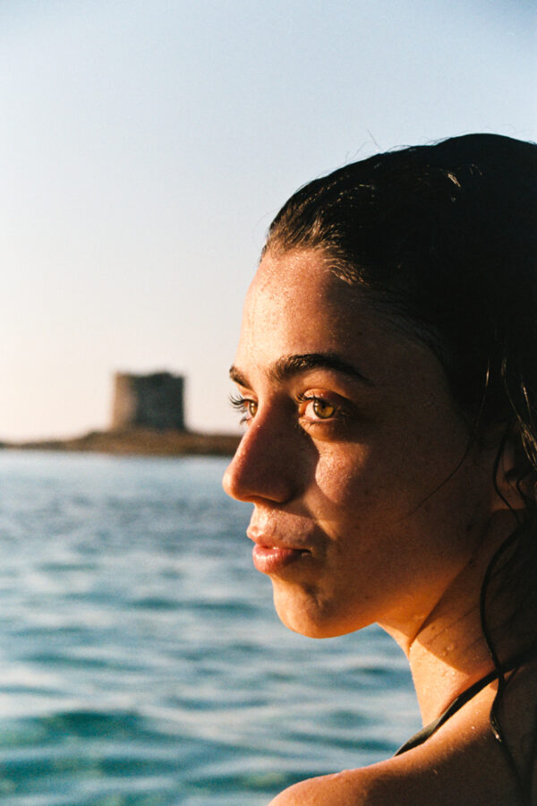 CRESEN KONICA 2 29 600x900